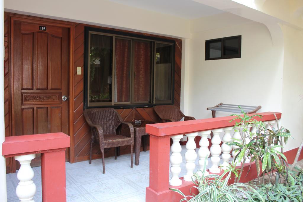 Tonglen Beach Resort Balabag  Room photo